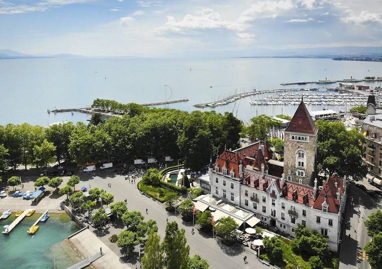 Une nuit dans un château suisse
